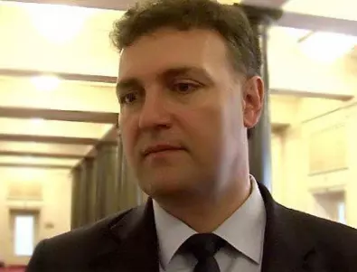 Валентин Николов напусна парламента, но не заради Цветанов