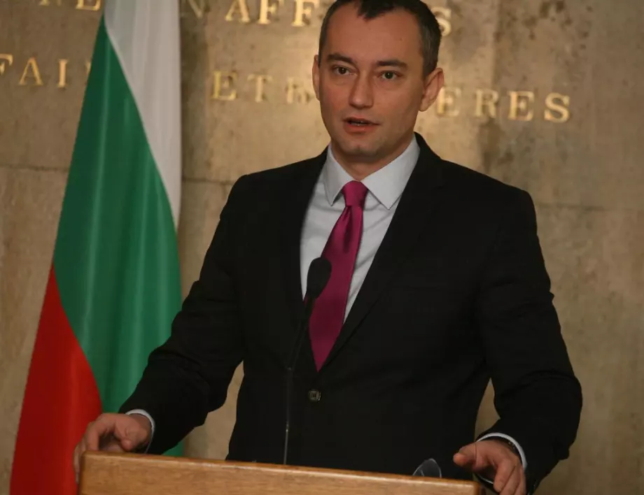Николай Младенов е вторият българин в "Документите Пандора"