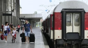 35 влака ще пътуват с допълнителни вагони по празниците