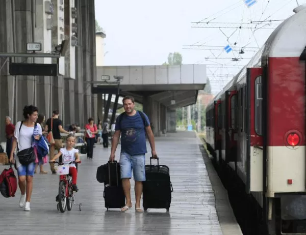 БДЖ въвежда предварителна продажба на билети за влаковете до морето през летния сезон 