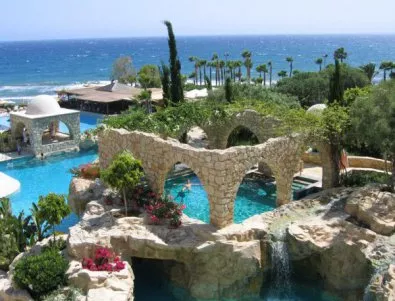 Кипър платил 5 млн. евро на британски туристи с лъжливи обвинения