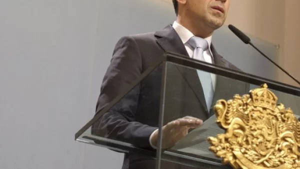 Парламентарната комисия по правни въпроси отхвърли предложението на президента за референдум