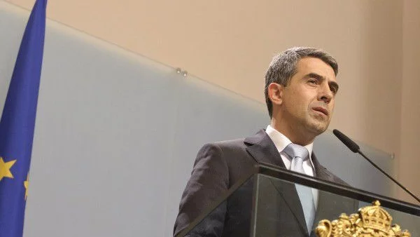 Президентът внесе в НС предложение за референдум заедно с изборите на 25 октомври