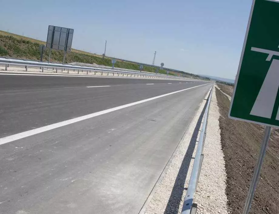 Ограничава се движението в посока Варна между 74-ти и 78-ми км на АМ "Хемус"