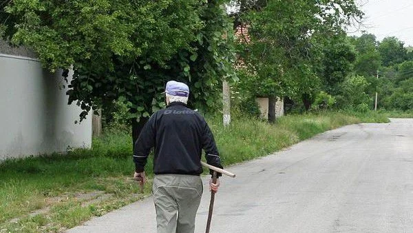 Куриоз на предстоящите избори: Дядо ще стане кмет... на жена си