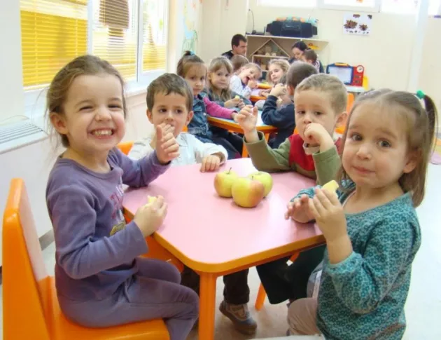 Нови идеи за храната на децата в детската градина - без пържено и сладкиши, с повече плодове и зеленчуци