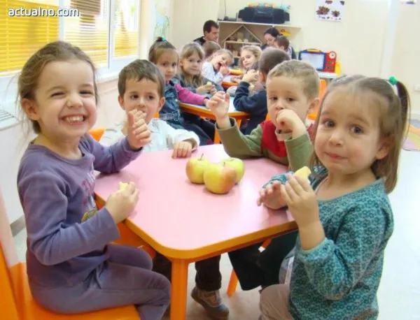 Детска градина в Пазарджик посреща децата и по празниците