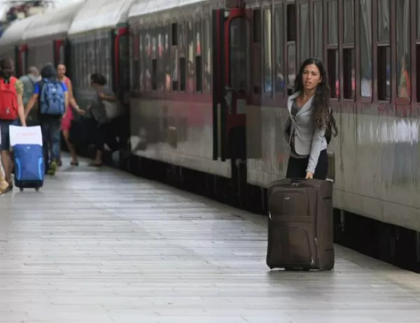 БДЖ осигурява над 5 600 допълнителни места във влаковете за почивните дни 