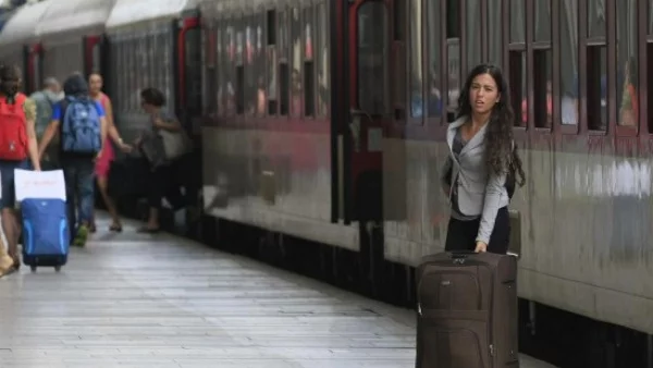 БДЖ осигурява над 5 600 допълнителни места във влаковете за почивните дни 