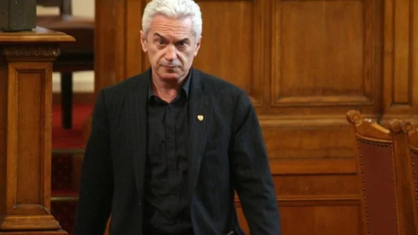 Сидеров: Милиони се дават, за да се имитират протести