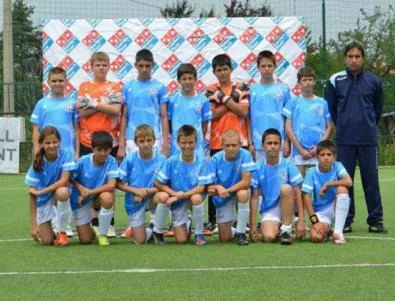 ЕСФА предлага организирани занимания по футбол за момичета и момчета 