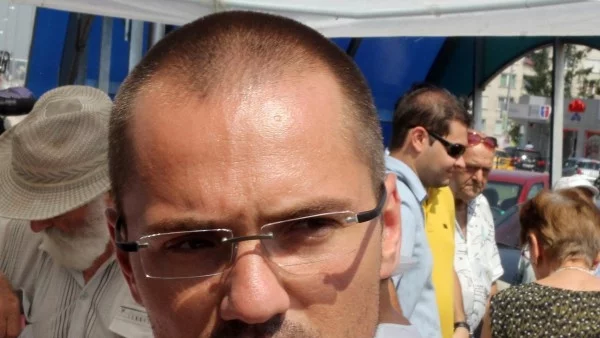 ВМРО към управляващите: Имате една седмица да изгоните имигрантите-престъпници