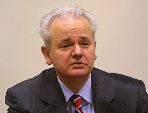Размразиха сметките и имуществото на Милошевич