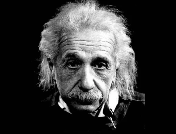 Айнщайн публикува знаменитата си Теория на относителността