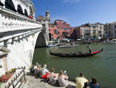 Нови правила за трафика по каналите на Венеция след смъртта на турист