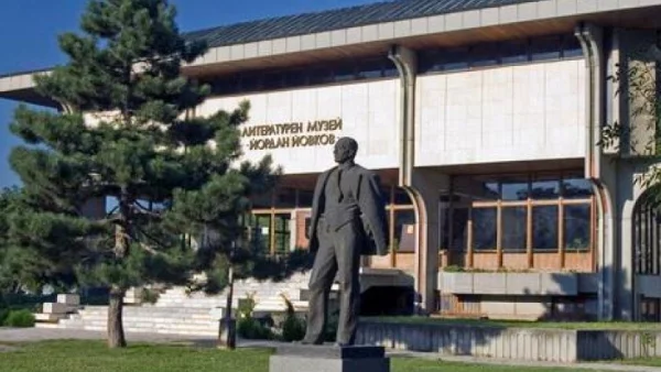 Роден е Йордан Йовков