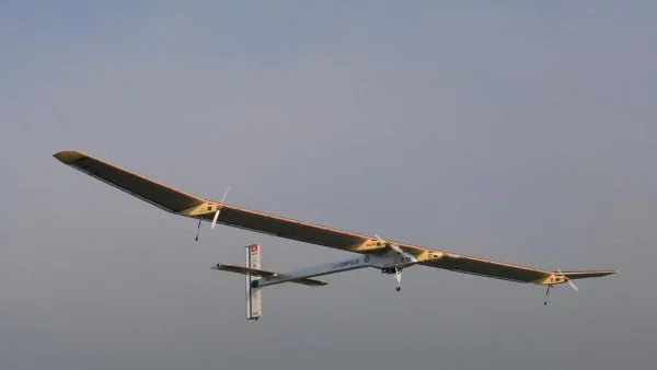 Самолетът на слънчеви батерии Solar Impulse 2 започна последния етап от обиколката си