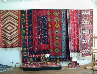 Историци издирват из цялата страна стари чипровски килими, за да ги съхранят в музея в Чипровци