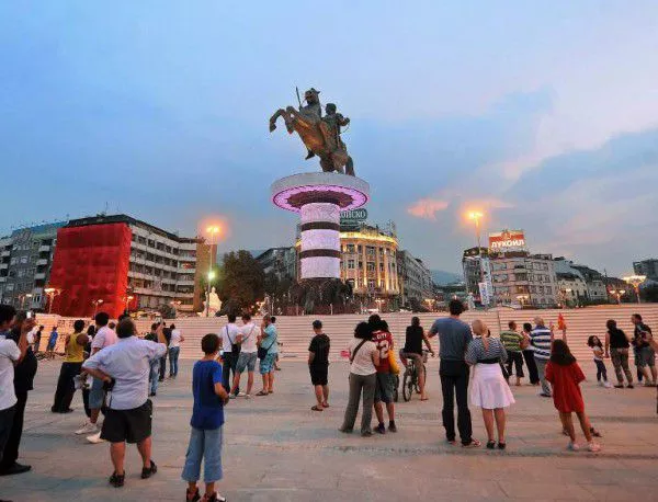 ВМРО-ДПМНЕ иска статуя на лъв в Скопие, ДПА - на двуглав орел