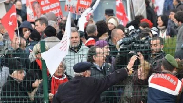 Върховен съд в Турция буквално натри носа на Ердоган по скандално дело за преврат