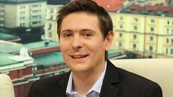 Очаквате да ви нацелуват и напрегръщат ли, когато вадите пистолет на политически лидер?