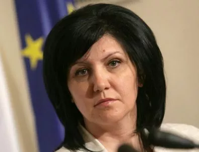 Караянчева: ДПС оцелява заради болезнения спомен за възродителния процес