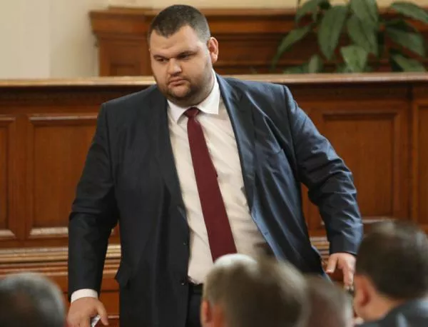 КС официално реши: Пеевски остава депутат