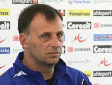Само Здравков остана да държи треньорския фронт в Левски