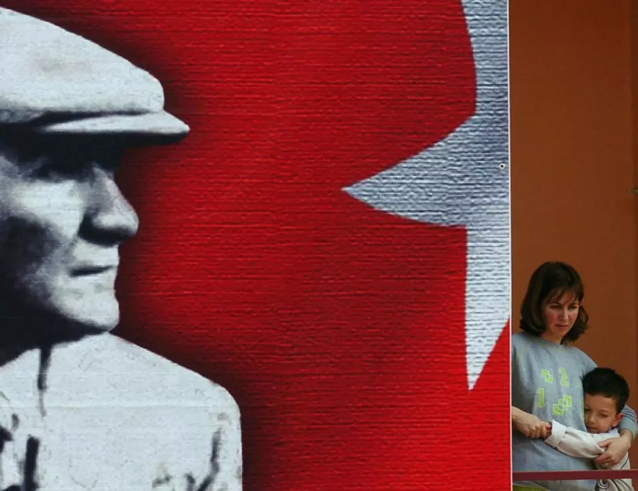 Турция отбелязва Деня на паметта на Ататюрк 