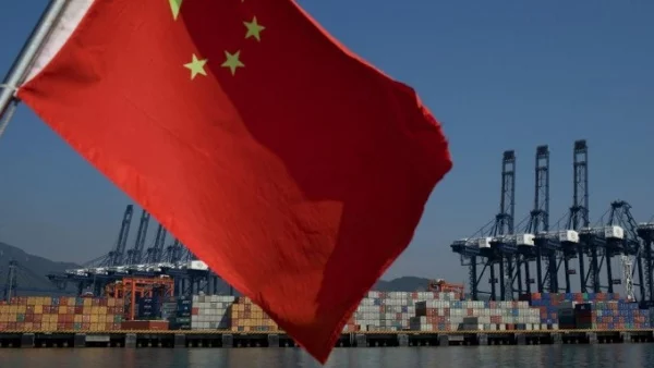 Китай спира вноса на желязо и морски дарове от Северна Корея