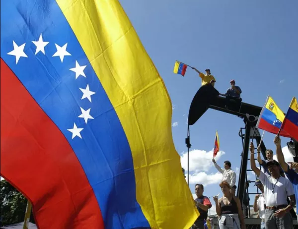 Венецуела започва продажбата на петрол в други валути, освен долари