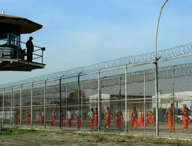 Пентагонът почва да ваксинира срещу коронавируса затворниците в Гуантанамо 