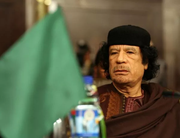 Милиони изтичат от "замразените средства" на Кадафи към неизвестни бенефициенти