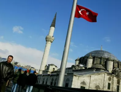 Втори министър в Турция хвърли оставка
