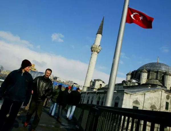 Близо 400 000 загубиха работа заради новата минимална заплата в Турция