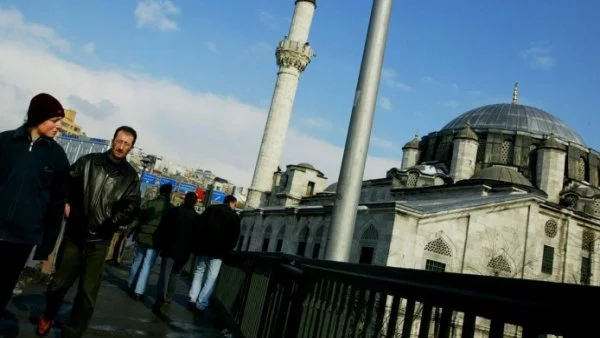 Турция: Колкото повече гласове за вота в България, толкова повече шанс имаме за влияние 