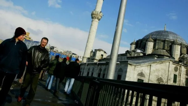 Анкара се прицели в германските фондации в Турция