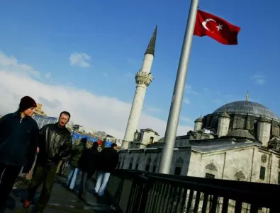 Синове на министри и шеф на банка арестувани за корупция в Турция