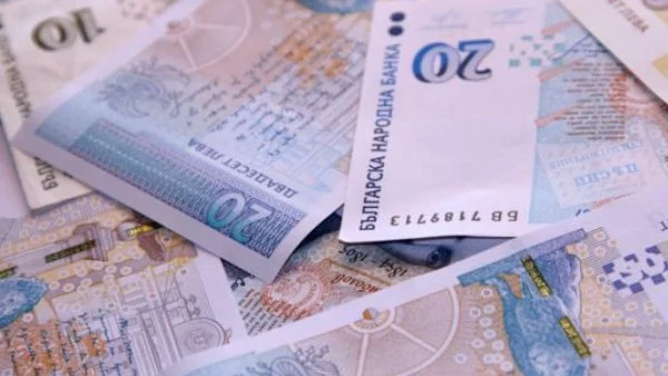 Откраднаха 11 000 лева от магазин в Русе