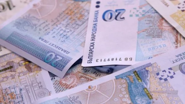 Жена от Хасково намери и върна 10 000 лв.