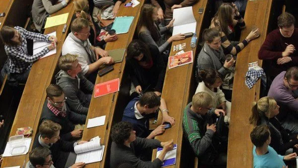 Орязват парите по "Европейски стипендии и награди"
