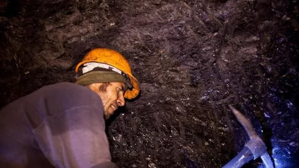 19 часа стачка под земята извоюва заплатите на миньорите от "Черно море" 