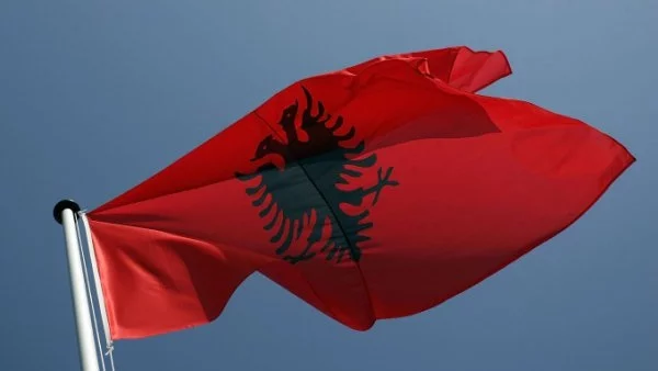 Тирана иска албанската платформа да влезе в конституцията на Македония 