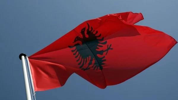 Албанската опозиция бойкотира парламента