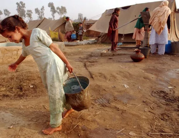 Десетки жертви на проливните дъждове в Индия 