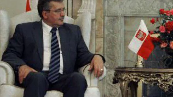 Трамваят с президента на Полша дерайлира