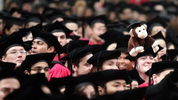 Планове Великобритания да арестува длъжници от ЕС за студентски заеми 