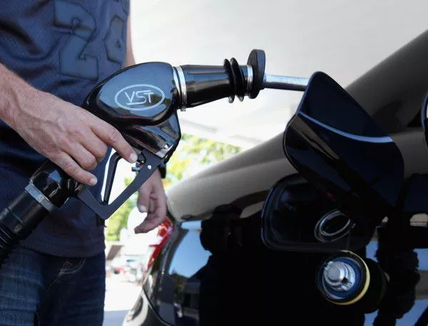Бензинът в САЩ може да падне до $1 за галон