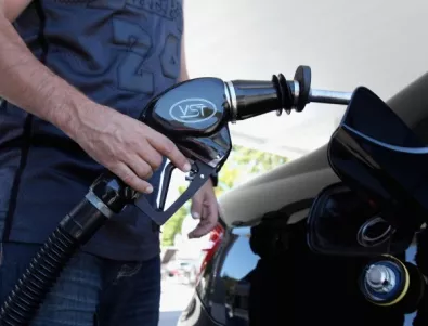 Прогноза: Бензинът и дизелът ще поевтиняват още в скоро време