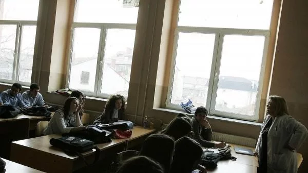 Класическата гимназия остава в центъра на София